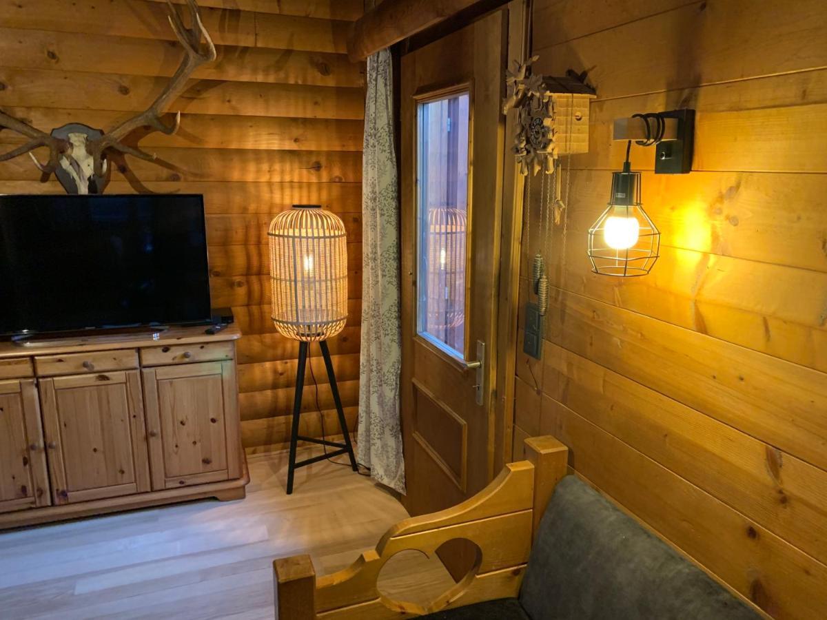 Ferienwohnungen Im Blockhaus Metzler Schwarzenberg im Bregenzerwald Exterior foto